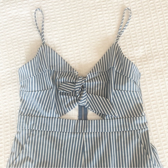 Main Strip blue and white striped cropped jumpsuit size Large - Picture 6 of 7
